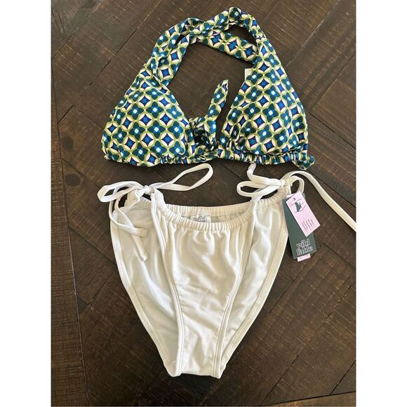 Target Brands Green and White Classic Tie Side Bikini Set Size Small New - Picture 1 of 4
